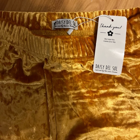 🌺Daisy Del Sol Crushed Velvet Stretchy Pull On Bell Bottom/Flare Pants Sz S NWT - Picture 5 of 8